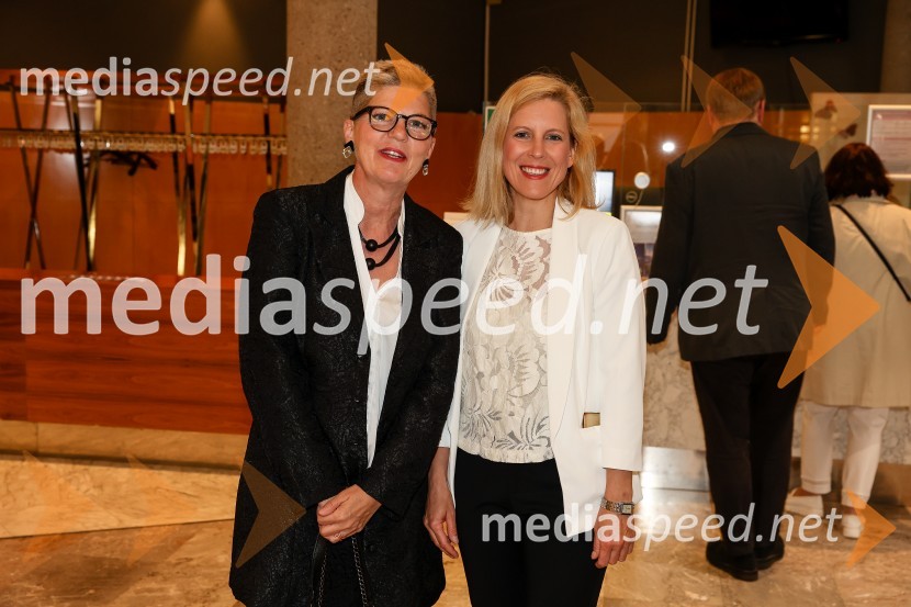  Mirjam Drnovšček, direktorica, SNG Nova Gorica;  Metka Sulič, odnosi z javnostjo SNG Nova GoricaKAOS, premiera črne komedije, SNG Nova Gorica