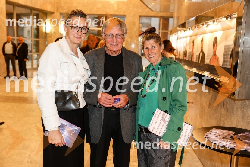  Martina Alma, lastnica vile Alma Vista v Brdih;  Tomaž  Vuga, arhitekt in novogoriški urbanist;  Nataša Šuligoj, ošterija ŽogicaKAOS, premiera črne komedije, SNG Nova Gorica