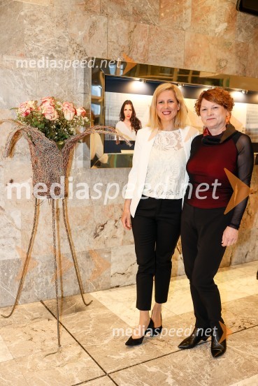  Metka Sulič, odnosi z javnostjo SNG Nova Gorica;  Martina Mrhar, dramaturginjaKAOS, premiera črne komedije, SNG Nova Gorica