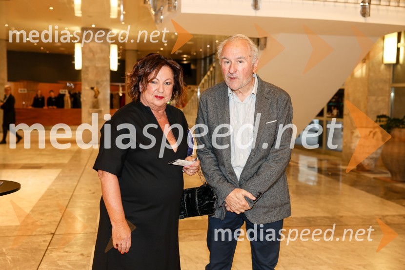  Maja Jerman Bratec, upokojena direktorica SNG Nova Gorica;  Bojan BratecKAOS, premiera črne komedije, SNG Nova Gorica