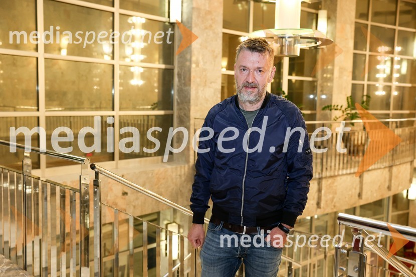  Diego de Brea, režiserKAOS, premiera črne komedije, SNG Nova Gorica