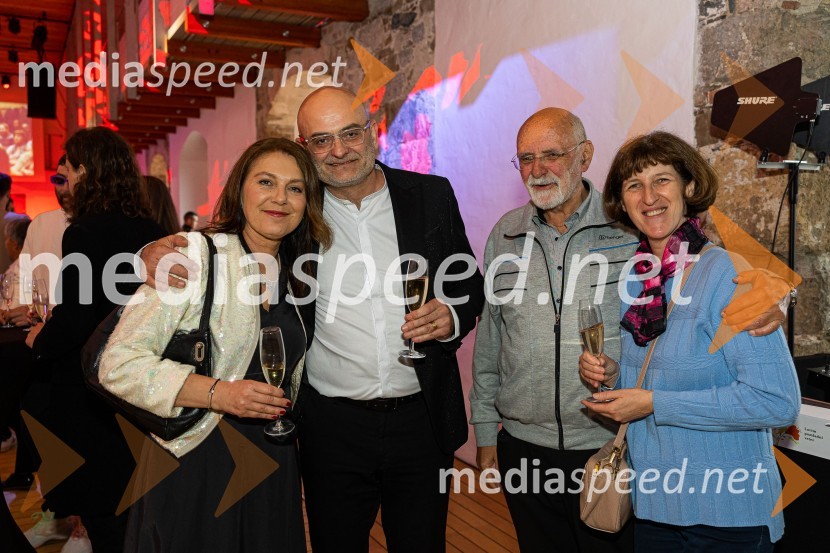  Valentina Vovk, trgovina Parada;  Urban Vovk, glavni urednik, Beletrina;  Dušan Merc, predsednik Društva slovenskih pisateljev;  Janja Klander Merc, učiteljicaBeletrinino spomladansko druženje