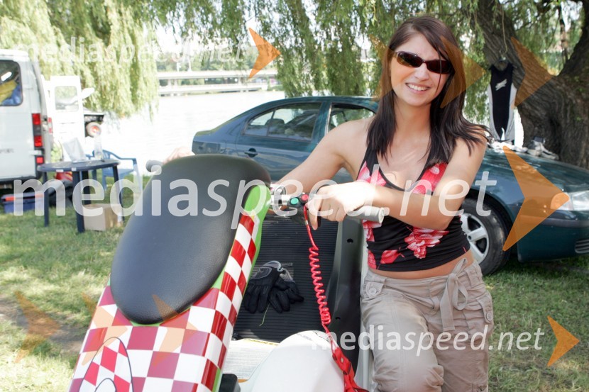 Voditeljica na televiziji Rts in letošnja predsednica Rotaract Kluba - mladih mariborskih Rotarijancev Alenka ŠurlanJET SKI, pokal Alpe Adria