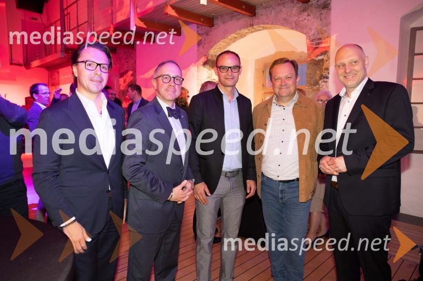  Matevž Marc,  gospodarstvenik;  Blaž Košorok, ELES;  Anže Logar, poslanec;  Dejan Prešiček, nekdanji minister za kulturo;  Mitja Čander, direktor, BeletrinaBeletrinino spomladansko druženje