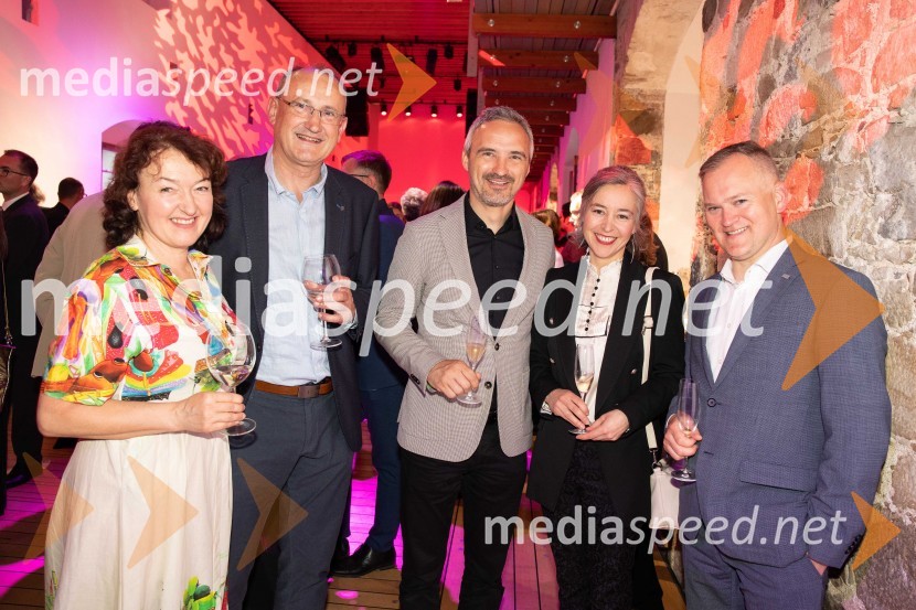  Martina Ozimek;  Roman Rener, pomočnik direktorja Geodetskega inštituta Slovenije;  Janez Cigler Kralj, poslanec;  Klavdija Kralj;  Robert Ilc, glavni tajnik NSiBeletrinino spomladansko druženje