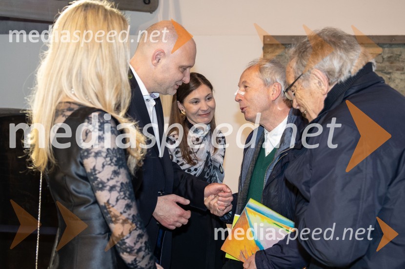  Maja Čander, kreativna direktorica in prokuristka, Kreativna baza;  Mitja Čander, direktor, Beletrina;   Alma  Čaušević Klemenčič, izvršna direktorica in prokuristka Beletrine; dr. Edvard Kovač, teolog in filozof, član uprave Škrabčeve ustanove;  Andrej  Jemec, akademski slikarBeletrinino spomladansko druženje