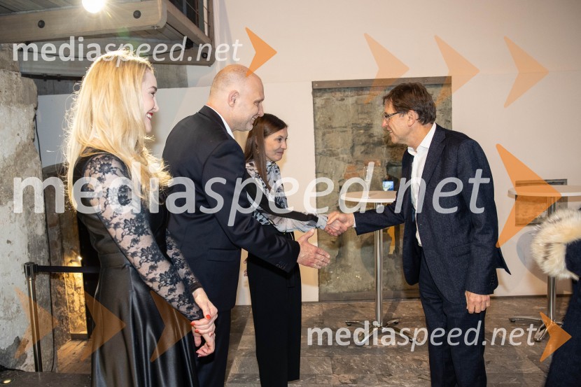  Maja Čander, kreativna direktorica in prokuristka, Kreativna baza;  Mitja Čander, direktor, Beletrina;   Alma  Čaušević Klemenčič, izvršna direktorica in prokuristka Beletrine;  ... Beletrinino spomladansko druženje