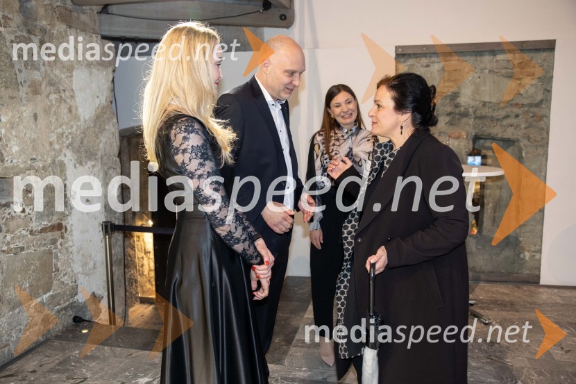  Maja Čander, kreativna direktorica in prokuristka, Kreativna baza;  Mitja Čander, direktor, Beletrina;   Alma  Čaušević Klemenčič, izvršna direktorica in prokuristka Beletrine;  Barbara Koželj Podlogar, vršilka dolžnosti generalnega direktorja Direktorata za ustvarjalnost, Ministrstvo za kulturoBeletrinino spomladansko druženje