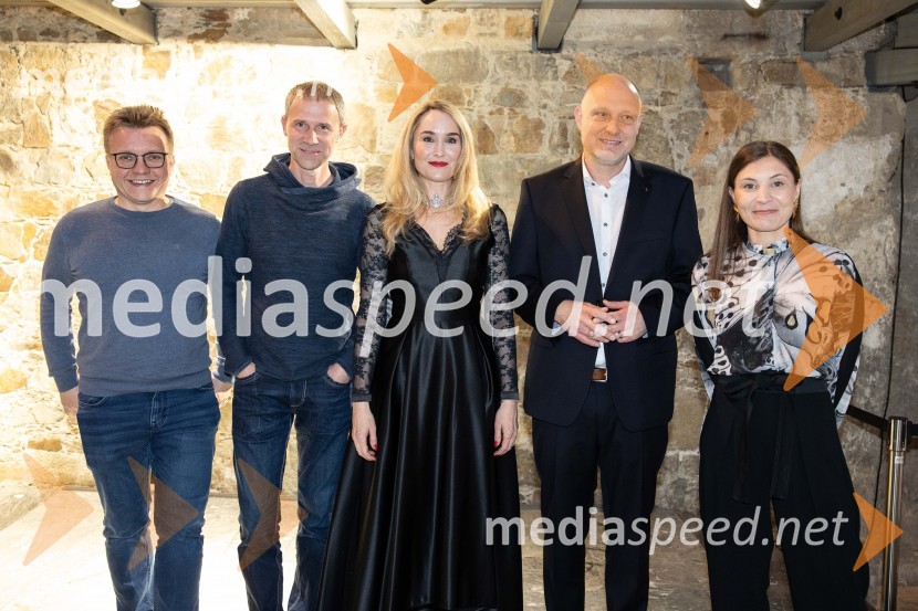  Andrej Krajnc, IZUM;  Miran Babič, psiholog, nekdanji sodelavec Beletrine	;  Maja Čander, kreativna direktorica in prokuristka, Kreativna baza;  Mitja Čander, direktor, Beletrina;   Alma  Čaušević Klemenčič, izvršna direktorica in prokuristka BeletrineBeletrinino spomladansko druženje