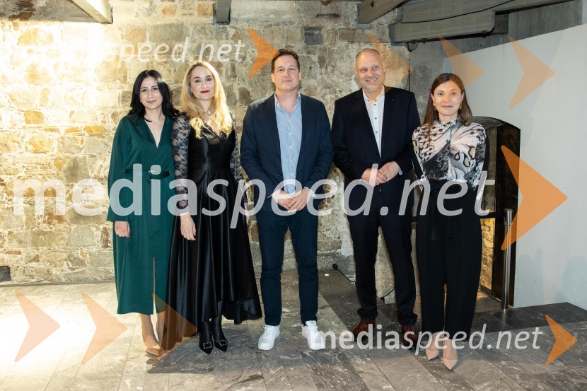  Mubina Vrtagić, pomočnica vodstva, Beletrina;  Maja Čander, kreativna direktorica in prokuristka, Kreativna baza;  Boštjan  Koritnik , podžupan MOL;  Mitja Čander, direktor, Beletrina;   Alma  Čaušević Klemenčič, izvršna direktorica in prokuristka BeletrineBeletrinino spomladansko druženje