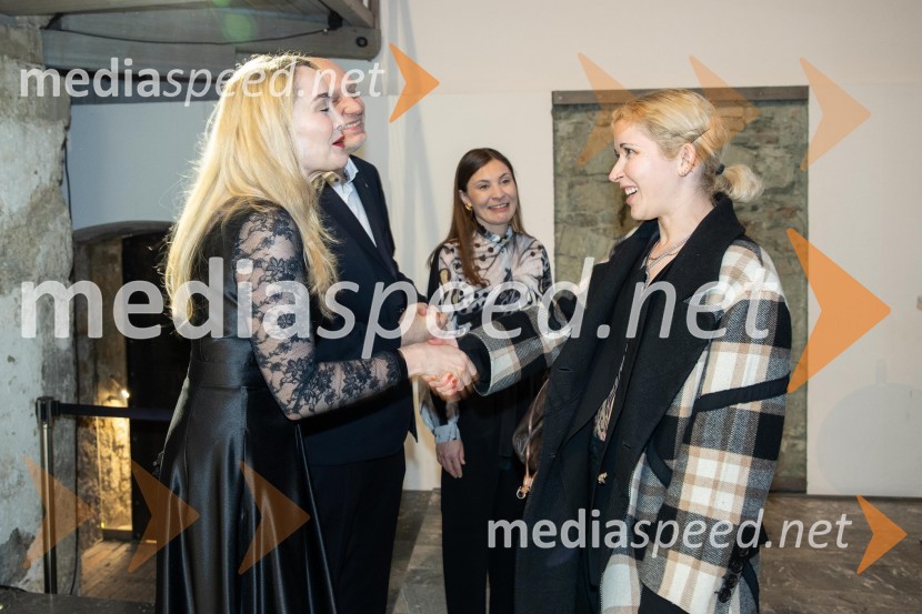  Maja Čander, kreativna direktorica in prokuristka, Kreativna baza;  Eva Mahkovic, dramaturginja in avtoricaBeletrinino spomladansko druženje