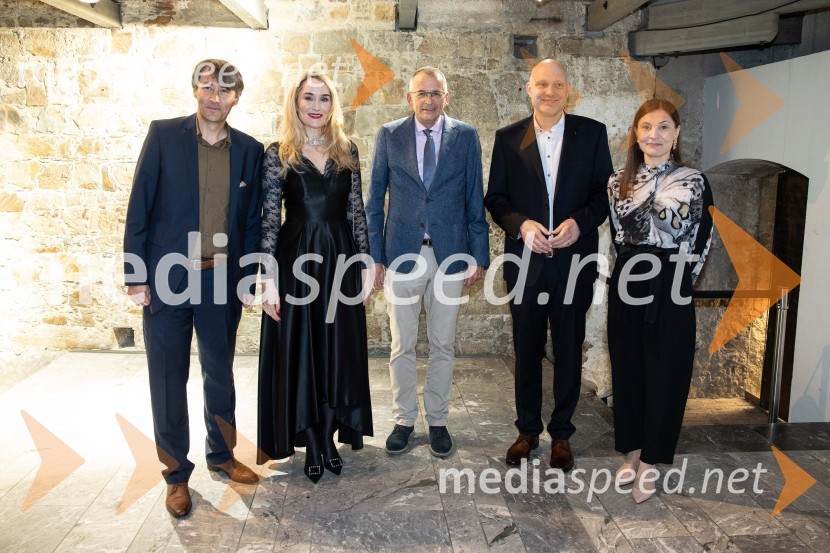  Aleš Šteger, programski vodja, Beletrina;  Maja Čander, kreativna direktorica in prokuristka, Kreativna baza; dr. Peter Štih, predsednik SAZU;  Mitja Čander, direktor, Beletrina;   Alma  Čaušević Klemenčič, izvršna direktorica in prokuristka BeletrineBeletrinino spomladansko druženje