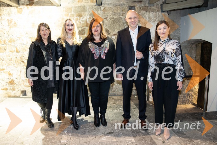  Barbara Rogelj, vodja humanističnega in kulturno-vzgojnega programa, Cankarjev dom;  Maja Čander, kreativna direktorica in prokuristka, Kreativna baza;  Uršula Cetinski, generalna direktorica, Cankarjev dom;  Mitja Čander, direktor, Beletrina;   Alma  Čaušević Klemenčič, izvršna direktorica in prokuristka BeletrineBeletrinino spomladansko druženje