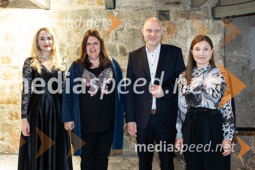  Maja Čander, kreativna direktorica in prokuristka, Kreativna baza;  Uršula Cetinski, generalna direktorica, Cankarjev dom;  Mitja Čander, direktor, Beletrina;   Alma  Čaušević Klemenčič, izvršna direktorica in prokuristka BeletrineBeletrinino spomladansko druženje
