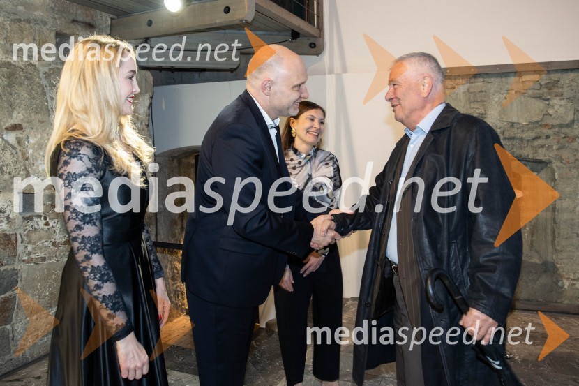  Maja Čander, kreativna direktorica in prokuristka, Kreativna baza;  Mitja Čander, direktor, Beletrina;   Alma  Čaušević Klemenčič, izvršna direktorica in prokuristka Beletrine;  Franc Matjaž Zupančič, gospodarstvenikBeletrinino spomladansko druženje