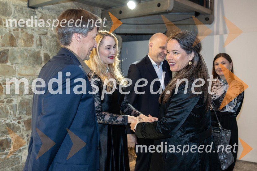  Aleš Šteger, programski vodja, Beletrina;  Maja Čander, kreativna direktorica in prokuristka, Kreativna baza; dr. Eva  Premk Bogataj, dm drogerie marktBeletrinino spomladansko druženje