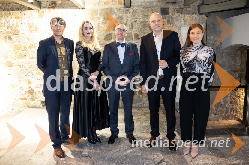  Aleš Šteger, programski vodja, Beletrina;  Maja Čander, kreativna direktorica in prokuristka, Kreativna baza;  Blaž Košorok, ELES;  Mitja Čander, direktor, Beletrina;   Alma  Čaušević Klemenčič, izvršna direktorica in prokuristka BeletrineBeletrinino spomladansko druženje