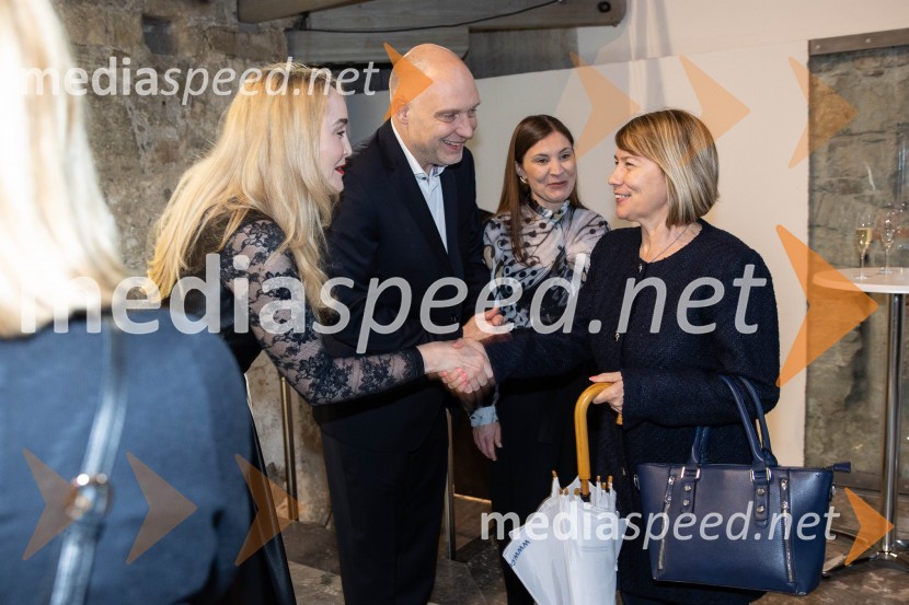  Maja Čander, kreativna direktorica in prokuristka, Kreativna baza;  Mitja Čander, direktor, Beletrina;   Alma  Čaušević Klemenčič, izvršna direktorica in prokuristka Beletrine;  Alenka Jeraj, poslankaBeletrinino spomladansko druženje