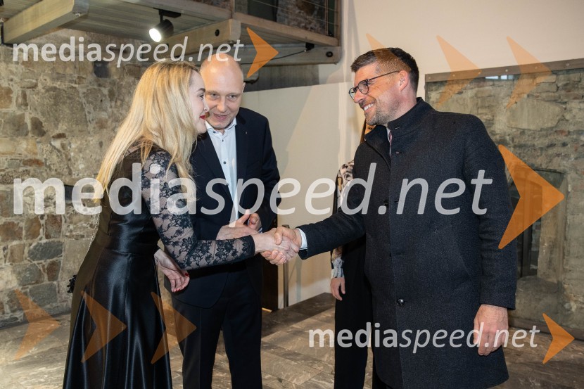  Maja Čander, kreativna direktorica in prokuristka, Kreativna baza;  Mitja Čander, direktor, Beletrina;  ... Beletrinino spomladansko druženje