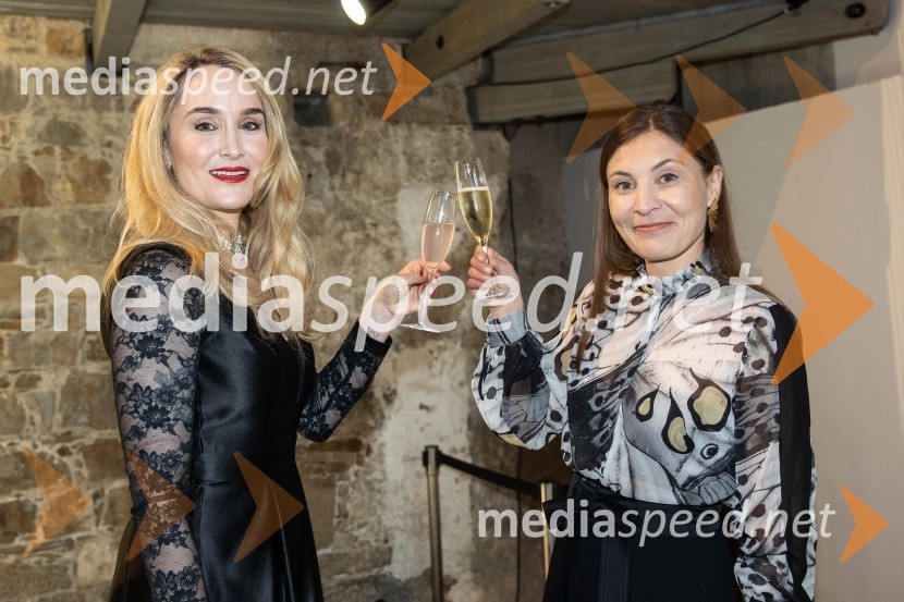  Maja Čander, kreativna direktorica in prokuristka, Kreativna baza;   Alma  Čaušević Klemenčič, izvršna direktorica in prokuristka BeletrineBeletrinino spomladansko druženje