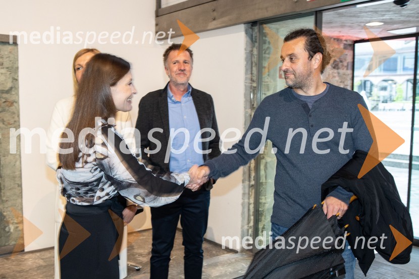   Alma  Čaušević Klemenčič, izvršna direktorica in prokuristka Beletrine;  Urban Krajcar, PristopBeletrinino spomladansko druženje