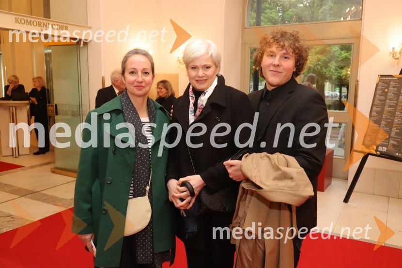  Jadranka Juras, pevka;  Alenka Slokar Bajc, profesorica petja;  ... Manon Lescaut s Sabino Cvilak, premiera Opere in Baleta SNG Maribor