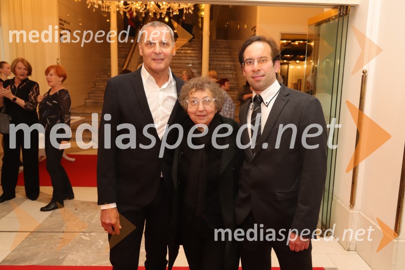  Danilo Rošker, direktor SNG Maribor;  Dragica Petrovič, režiserka in producentka;  Simon Krečič, umetniški direktor Opere SNG MariborManon Lescaut s Sabino Cvilak, premiera Opere in Baleta SNG Maribor