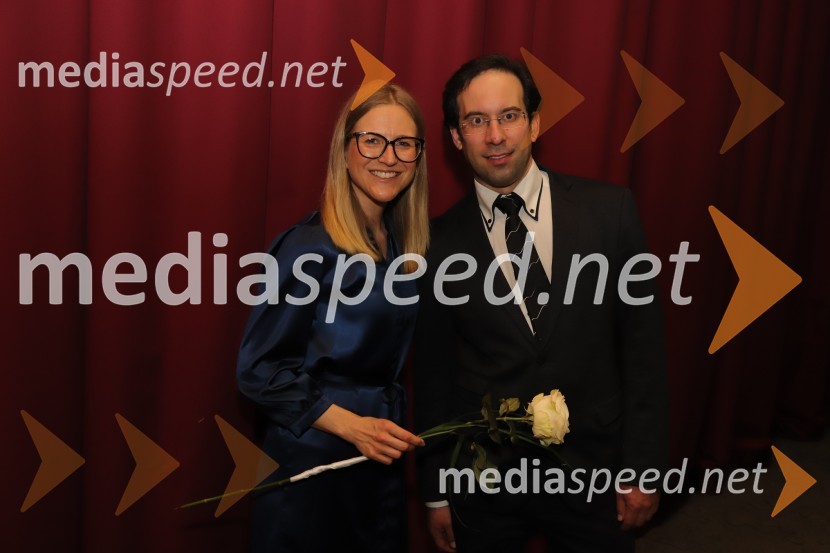  Špela Pokeržnik, glasbenica in novinarka;  Simon Krečič, umetniški direktor Opere SNG MariborManon Lescaut s Sabino Cvilak, premiera Opere in Baleta SNG Maribor