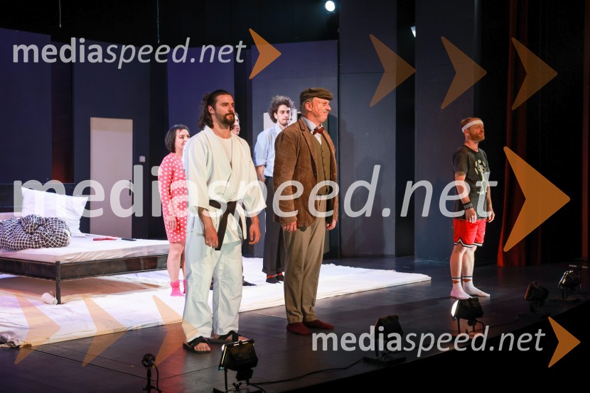  Blaž Popovski, igralec;  Luka Cimprič, igralec;  Rok  Matek, igralecNi tako slabo kot zgleda, premiera