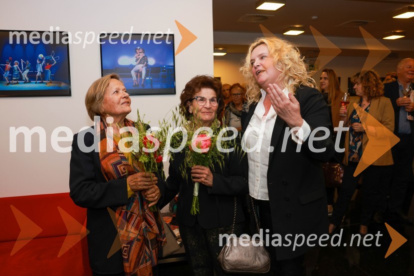  ... ;  ... ;  Katja Pegan,  direktorica in režiserka, Gledališče Koper Teatro CapodistriaNi tako slabo kot zgleda, premiera