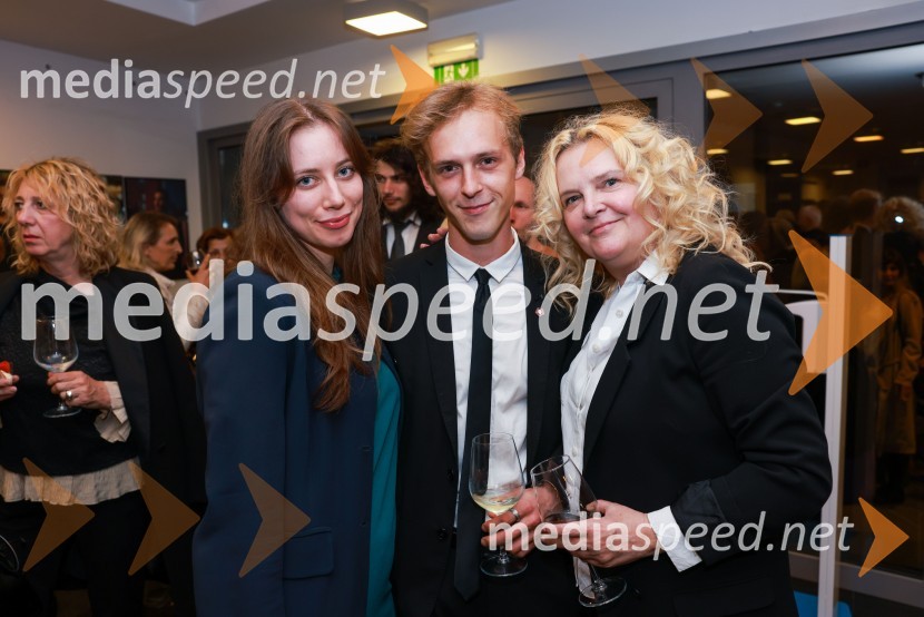  ... ;  ... ;  Katja Pegan,  direktorica in režiserka, Gledališče Koper Teatro CapodistriaNi tako slabo kot zgleda, premiera