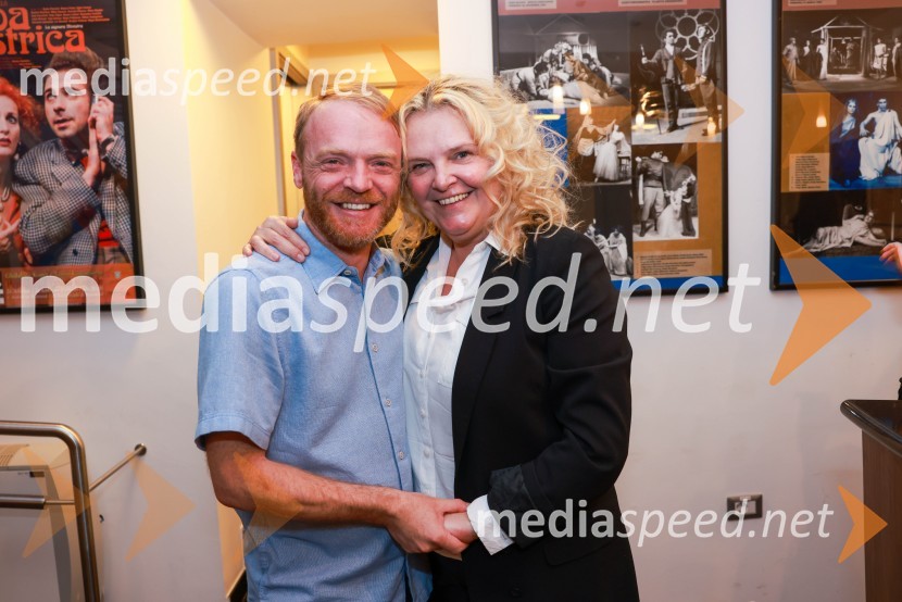  Rok  Matek, igralec;  Katja Pegan,  direktorica in režiserka, Gledališče Koper Teatro CapodistriaNi tako slabo kot zgleda, premiera