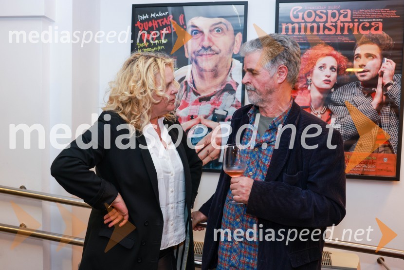  Katja Pegan,  direktorica in režiserka, Gledališče Koper Teatro Capodistria;  Srečko Fišer, prevajalecNi tako slabo kot zgleda, premiera