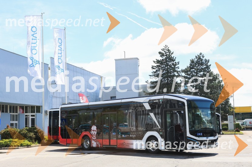 V Kranju prevzeli prve štiri avtobuse na električni pogon