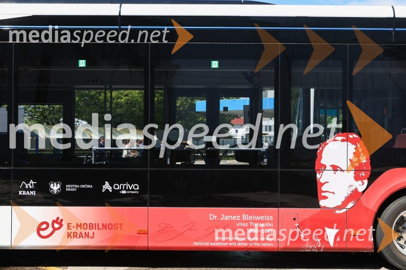 V Kranju prevzeli prve štiri avtobuse na električni pogon
