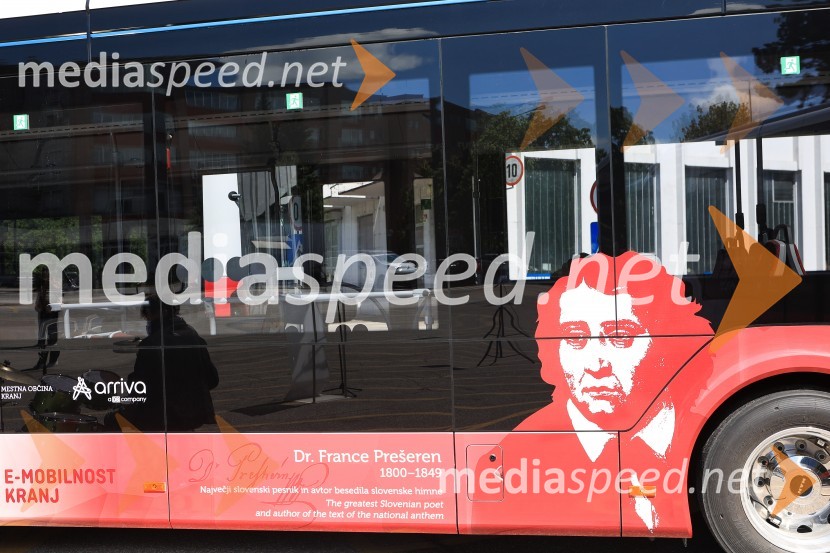 V Kranju prevzeli prve štiri avtobuse na električni pogon