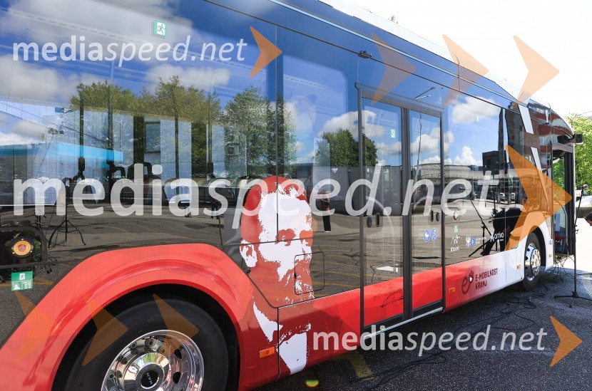 V Kranju prevzeli prve štiri avtobuse na električni pogon