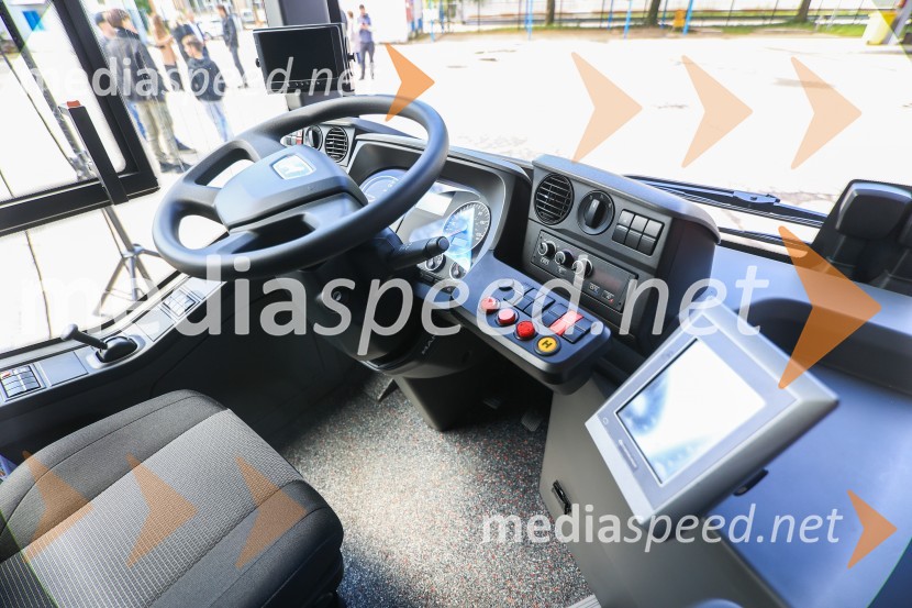 V Kranju prevzeli prve štiri avtobuse na električni pogon