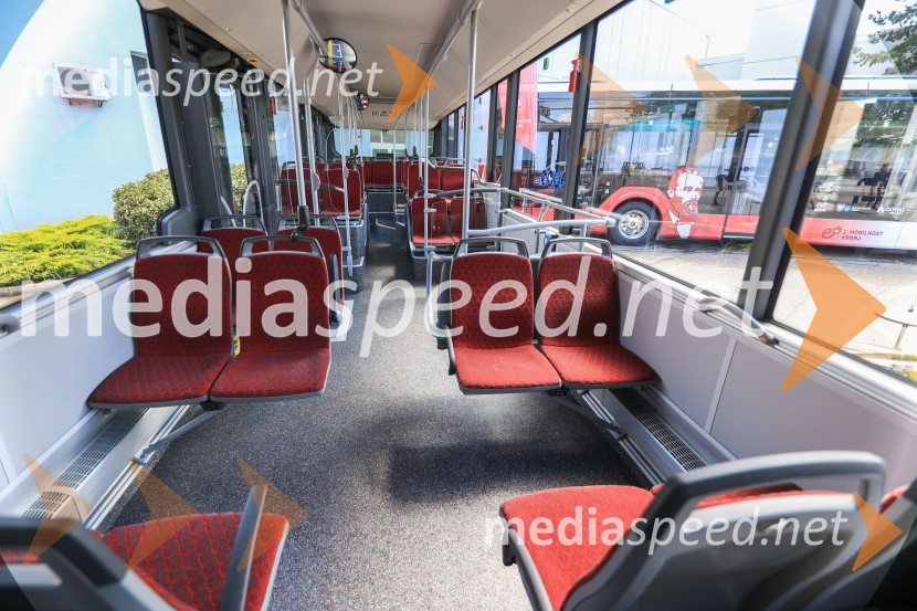 V Kranju prevzeli prve štiri avtobuse na električni pogon