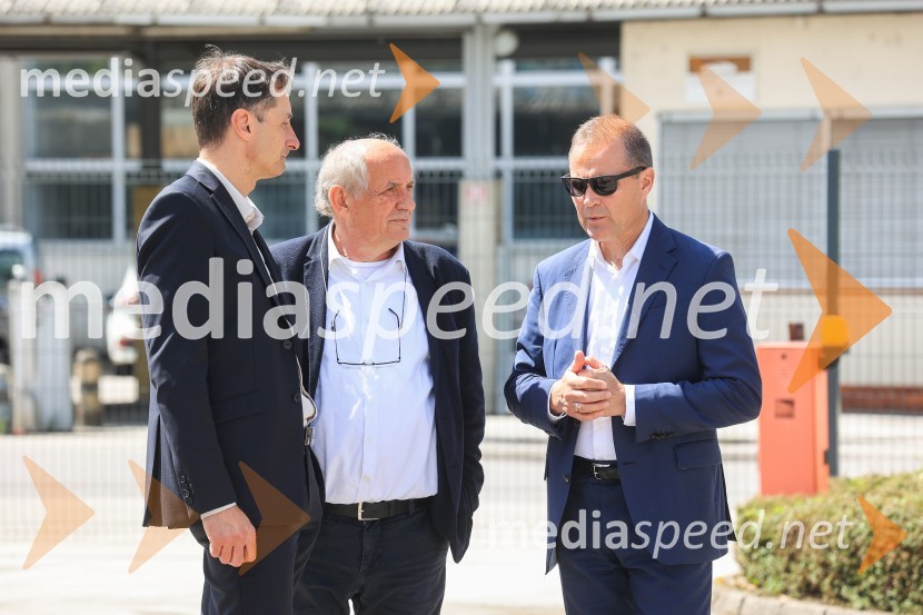  ... ;  ... ;  Jan Löwhagen, direktor, MAN Truck & Bus Slovenija, d. o. oV Kranju prevzeli prve štiri avtobuse na električni pogon