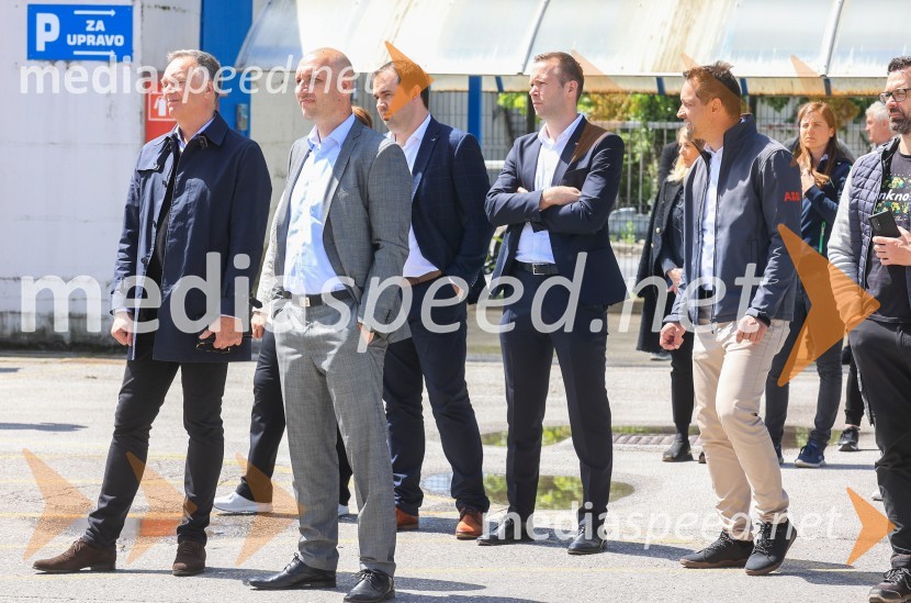 V Kranju prevzeli prve štiri avtobuse na električni pogon