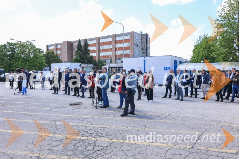 V Kranju prevzeli prve štiri avtobuse na električni pogon