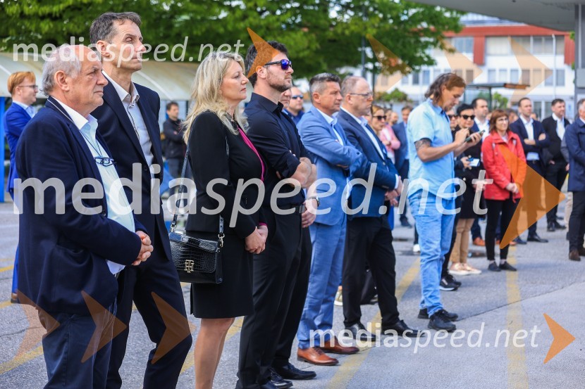 V Kranju prevzeli prve štiri avtobuse na električni pogon