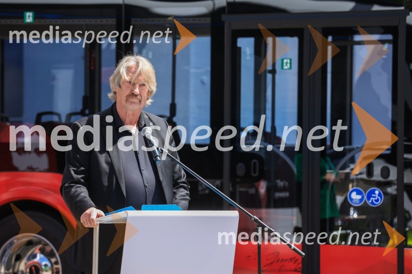  Bo Erik Stig Karlsson, direktor, ArrivaV Kranju prevzeli prve štiri avtobuse na električni pogon