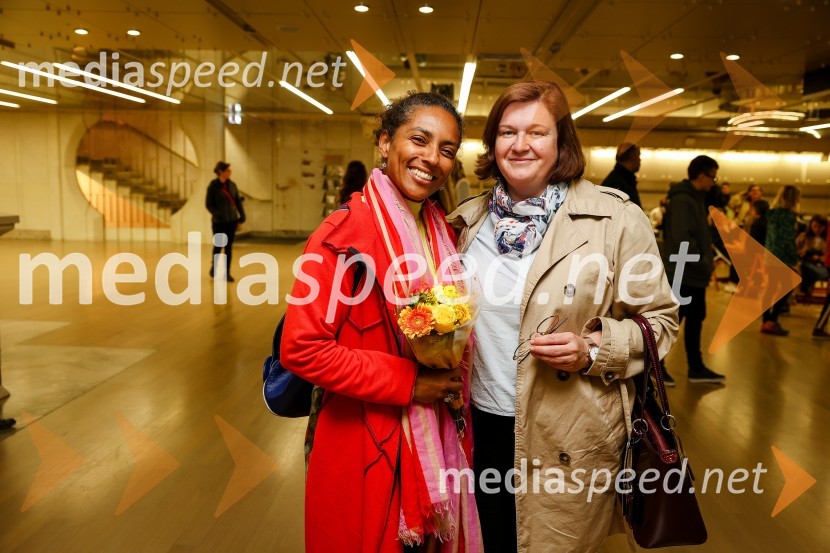  Irena Yebuah Tiran, operna pevka;  ... Kresna noč, premiera družinskega muzikala v Cankarjevem domu
