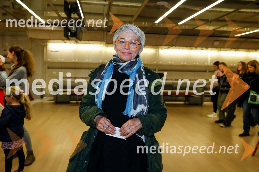  Alja Predan, dramaturginja SLG Celje, nekdanja umetniška direktorica Festivala Borštnikovo srečanje, selektorica festivala Dneva komedijeKresna noč, premiera družinskega muzikala v Cankarjevem domu