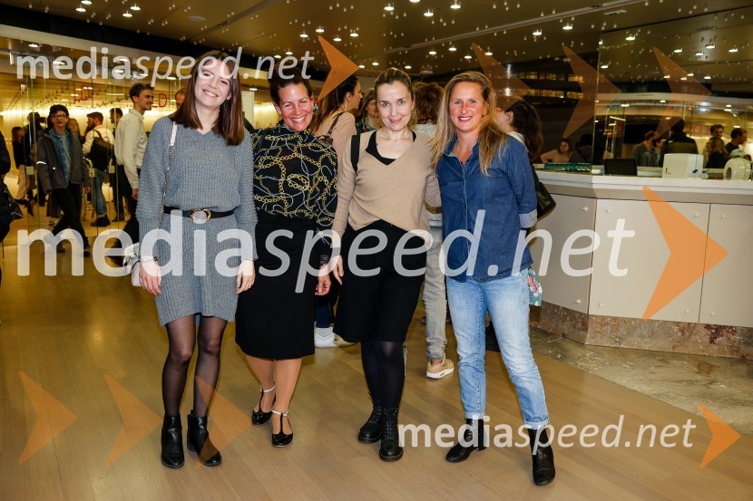  ... ;  Alja  Starc, modna oblikovalka;  Maja Kunšič, igralka;  Ajda Rooss, Umetniška vodja Lutkovnega gledališča LjubljanaKresna noč, premiera družinskega muzikala v Cankarjevem domu