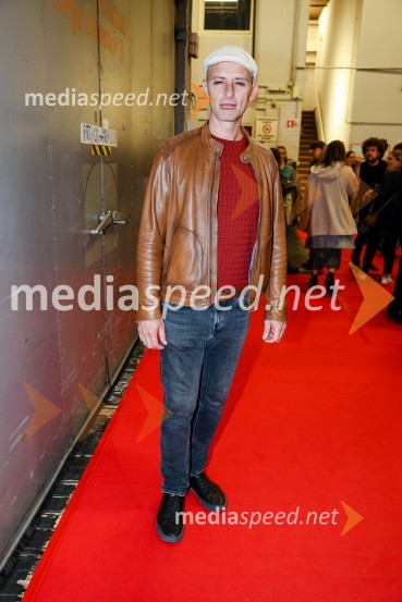  Metod Banko, pevec, kitarist, Momento CiganoKresna noč, premiera družinskega muzikala v Cankarjevem domu