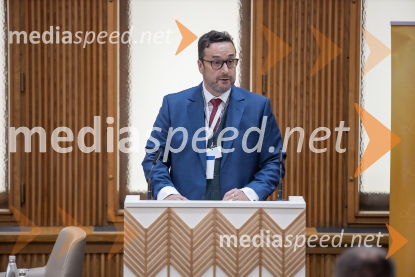  Mihael Cigler, mednarodni registrirani lobist in predsednik združenja lobistov, direktor mednarodnega podjetja MC Public Affairs v LondonuMednarodni PACE dogodek v soorganizaciji Združenja za zakonito lobiranje