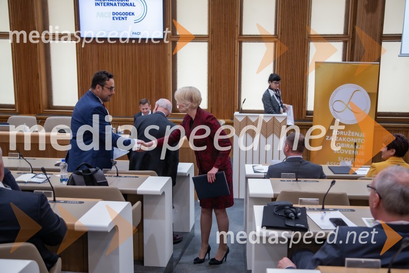  Mihael Cigler, mednarodni registrirani lobist in predsednik združenja lobistov, direktor mednarodnega podjetja MC Public Affairs v Londonu; mag. Urška Klakočar Zupančič, predsednica Državnega zbora RS, podpredsednica, Gibanje SvobodaMednarodni PACE dogodek v soorganizaciji Združenja za zakonito lobiranje